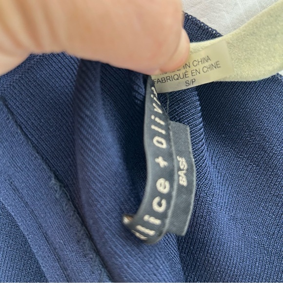 Alice and Olivia long tunic sweater size small sleeveless blue navy high slits - Picture 7 of 9